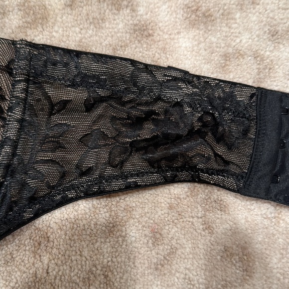 Strapless Natori Bra - Picture 3 of 5